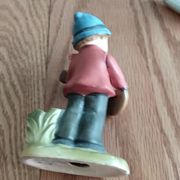 Antique boy/quitar statue - Picture 4 of 4